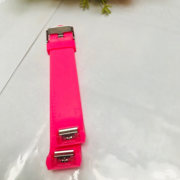 For Fitbit Charge 2 Pink Silicone Replacement Band - Picture 6 of 8